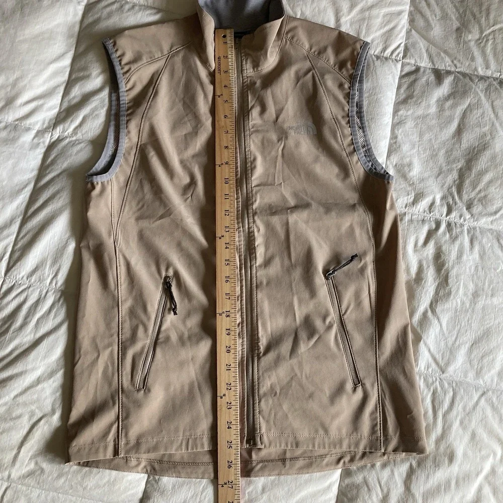 The North Face Lightweight Full Zip Vest Mens S Dune Beige Tan Vented Travel EUC